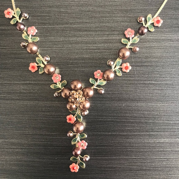 Swarovski Crystals The Maliva Necklace - Picture 6 of 7